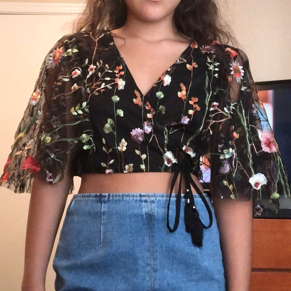Sheer-black, flower-detailed cross crop top - Picture 1 of 5